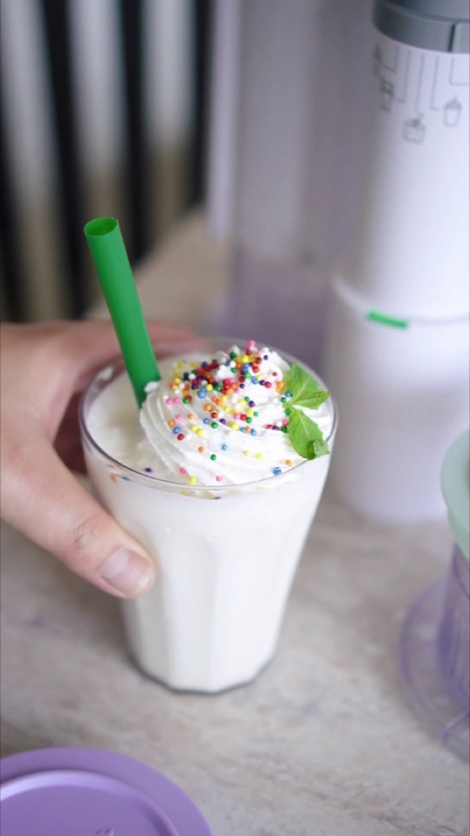 カフェ風のフローズンドリンク