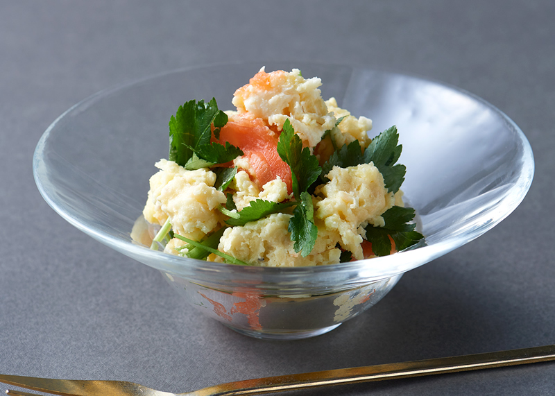 紫キャベツとしらすのアヒージョ