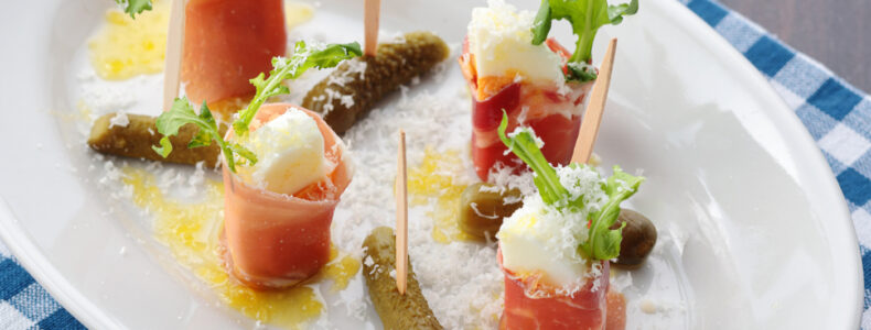 生ハム・ゆでタマゴ・ルッコラの冷菜